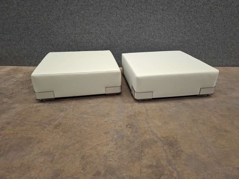 1570931-2 2 pcs Poufs, Kartell