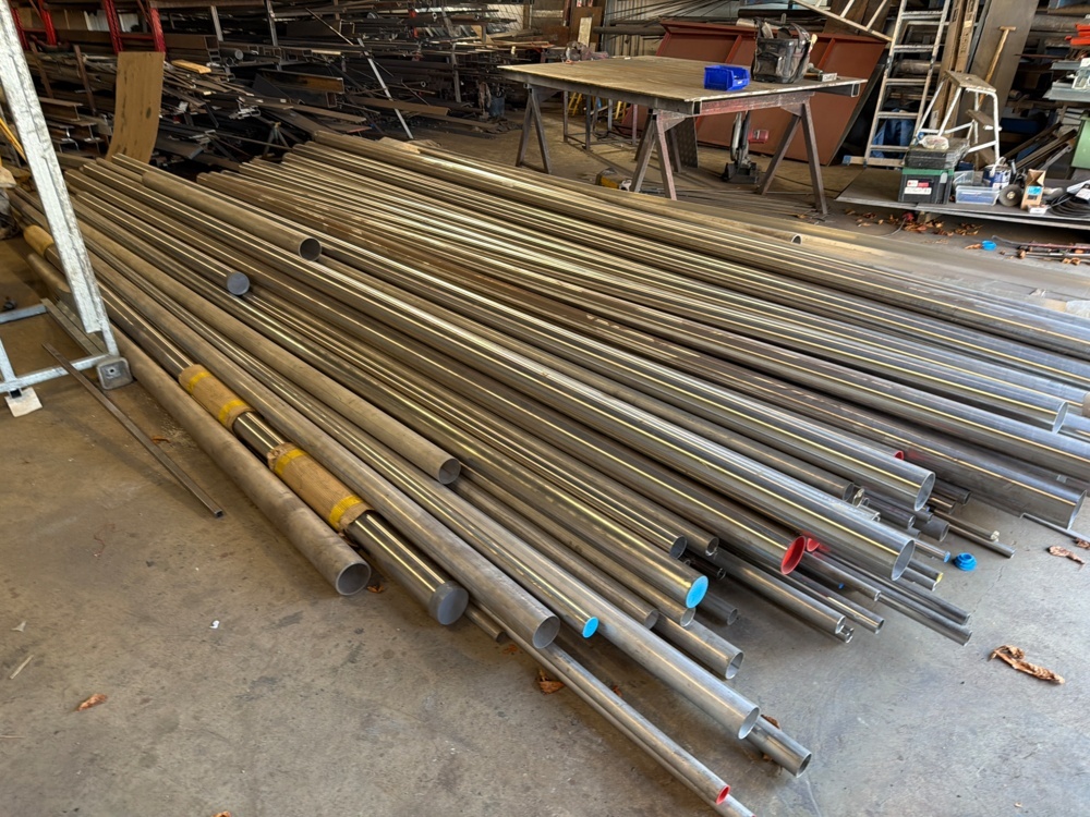 1593074-2 Aluminum and stainless steel pipes