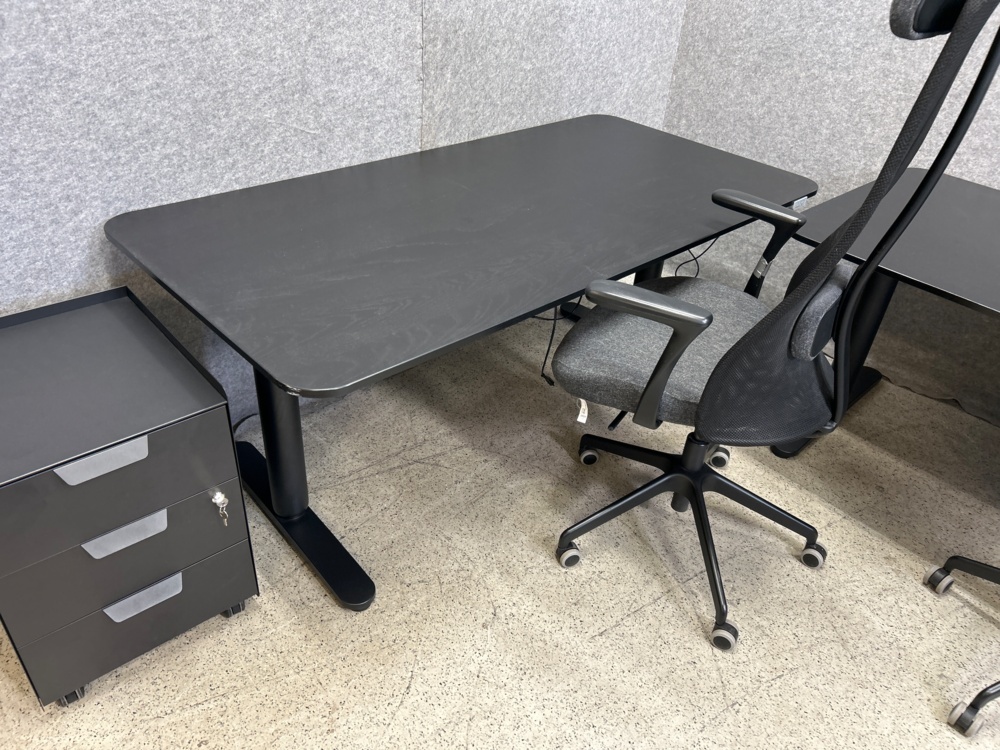 1546286-2 2 height-adjustable desks, chests, chairs