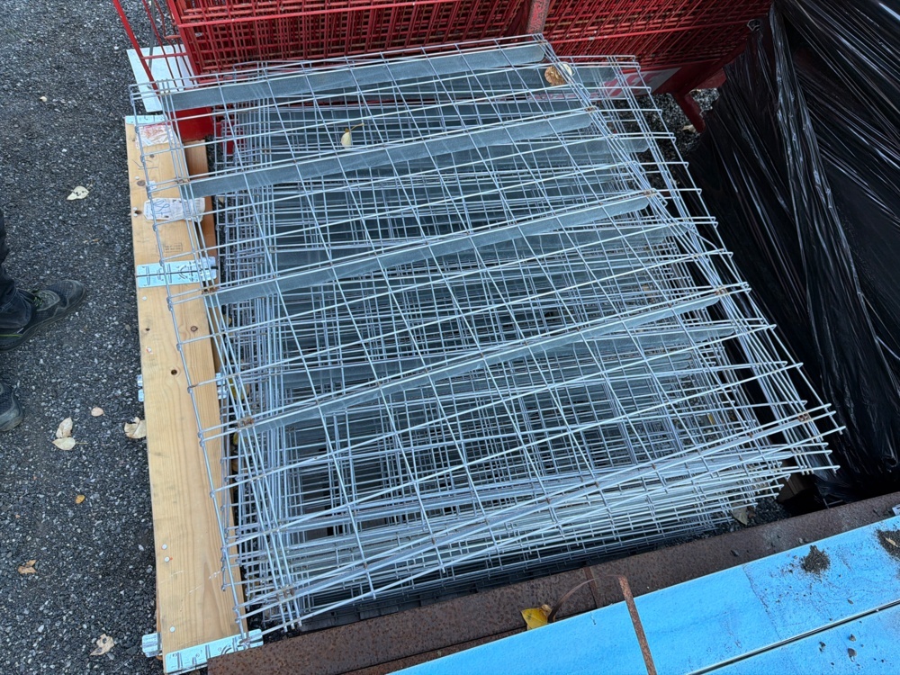 1593076-1 Pallet racking posts, 100 pcs.