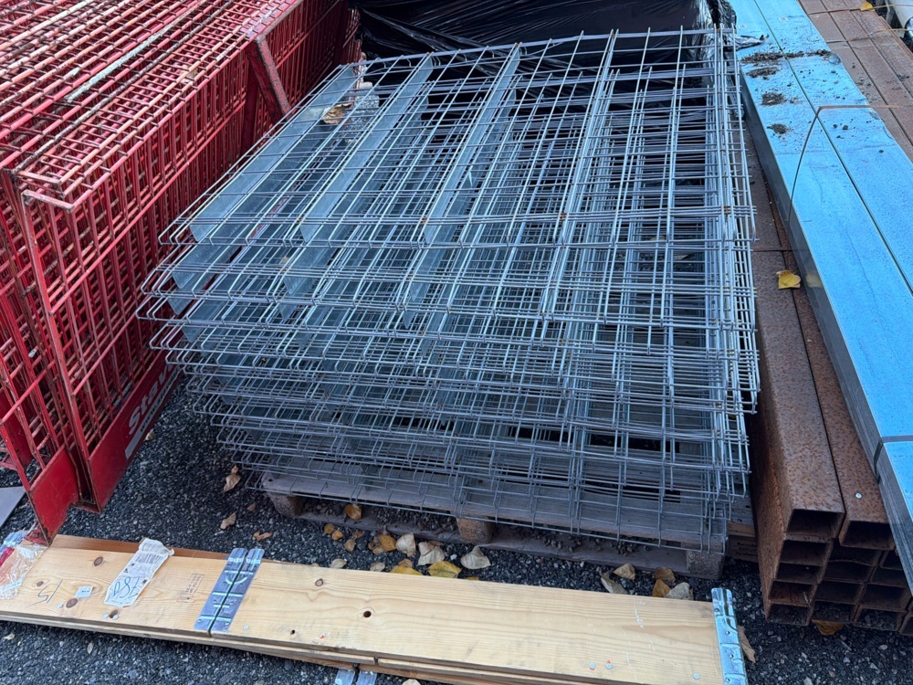 1593076-2 Pallet racking posts, 100 pcs.