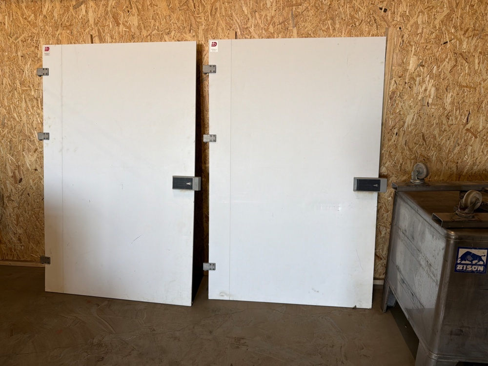1593078-1 Refrigerator / freezer door, 2 pcs.
