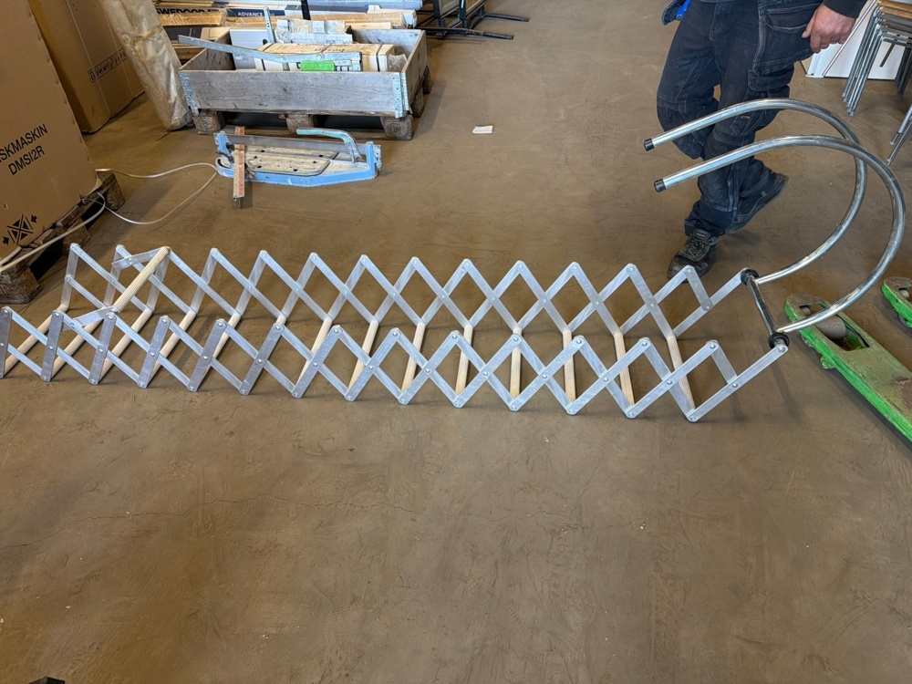1593085-1 Fire ladder, 4.1 meters long