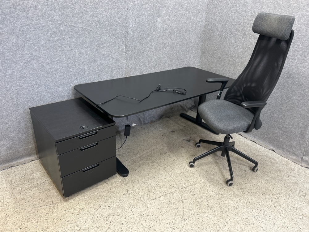 1546288-1 Desk, office chair and stools