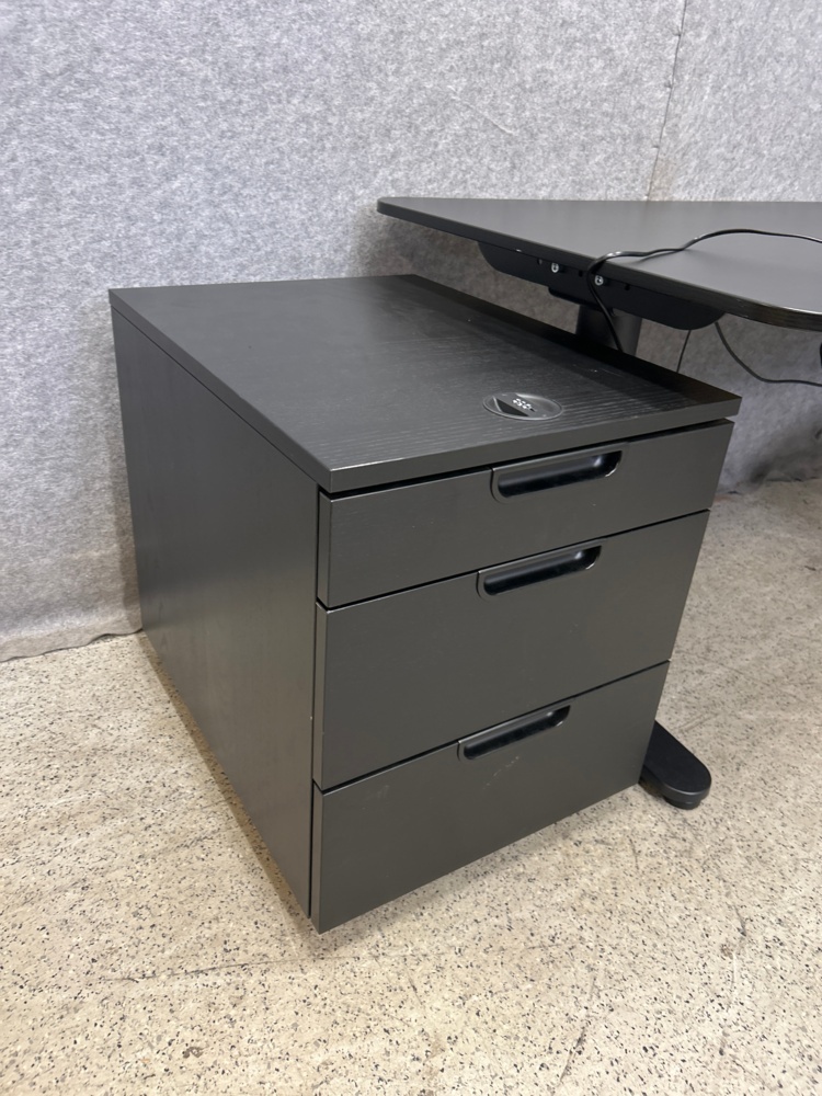 1546288-2 Desk, office chair and stools