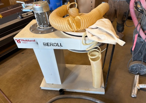 Chip extractor