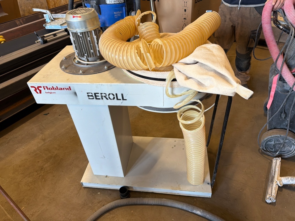 1593091-1 Chip extractor