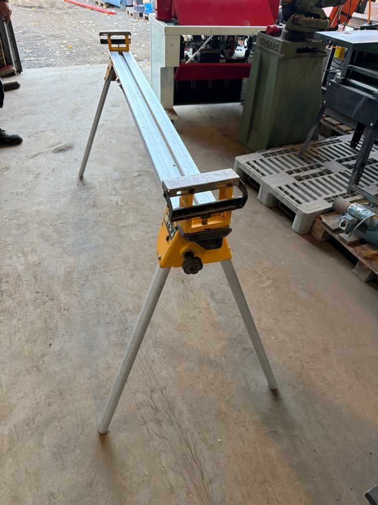 1593092-2 Workbench, Dewalt DE7023