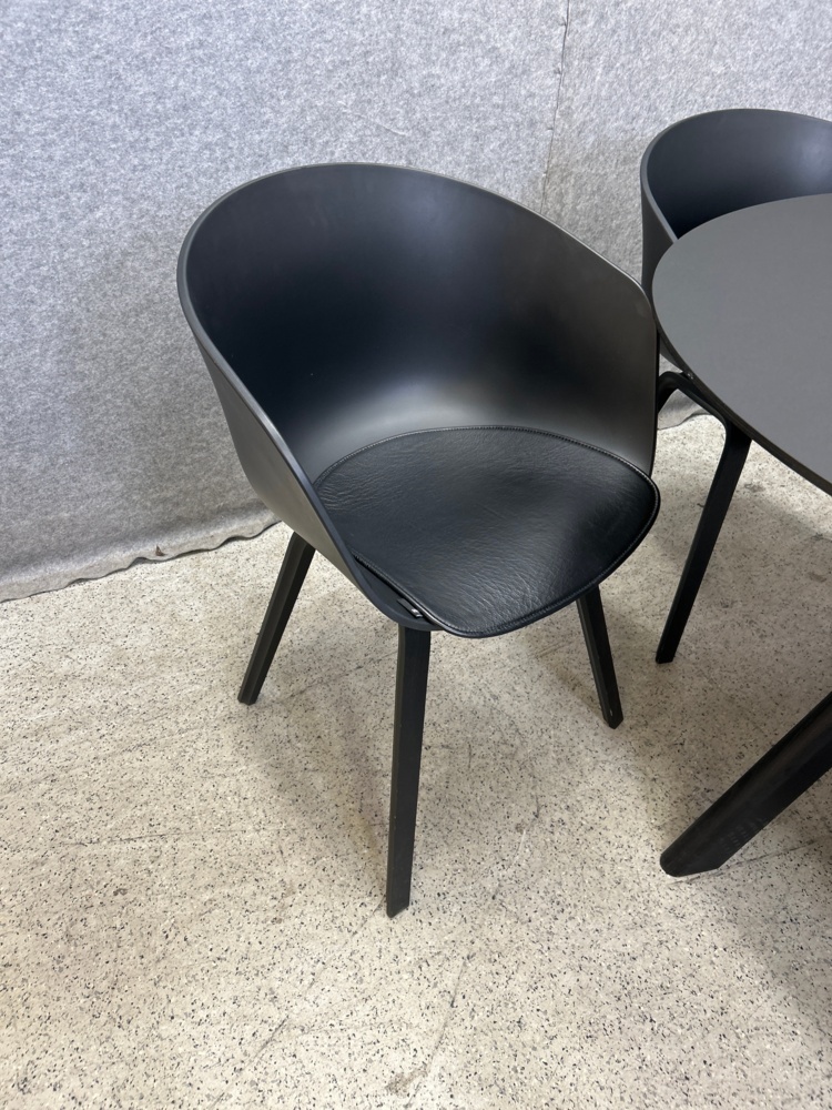 1546289-2 Chairs 4 pcs and table - HAY