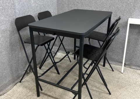 Bar stools 4 pcs and bar table