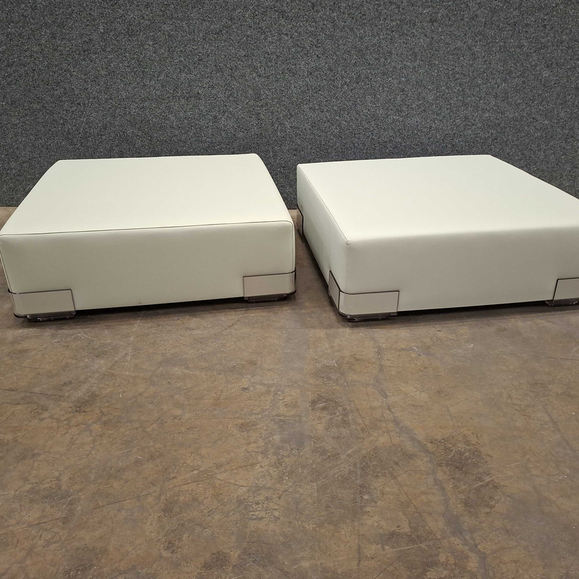 1570945-1 2 pcs Poufs, Kartell