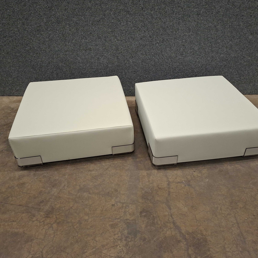 1570945-2 2 pcs Poufs, Kartell