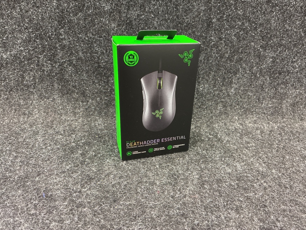 1579186-2 Gamingmus Razer Deathadder Essential (svart)