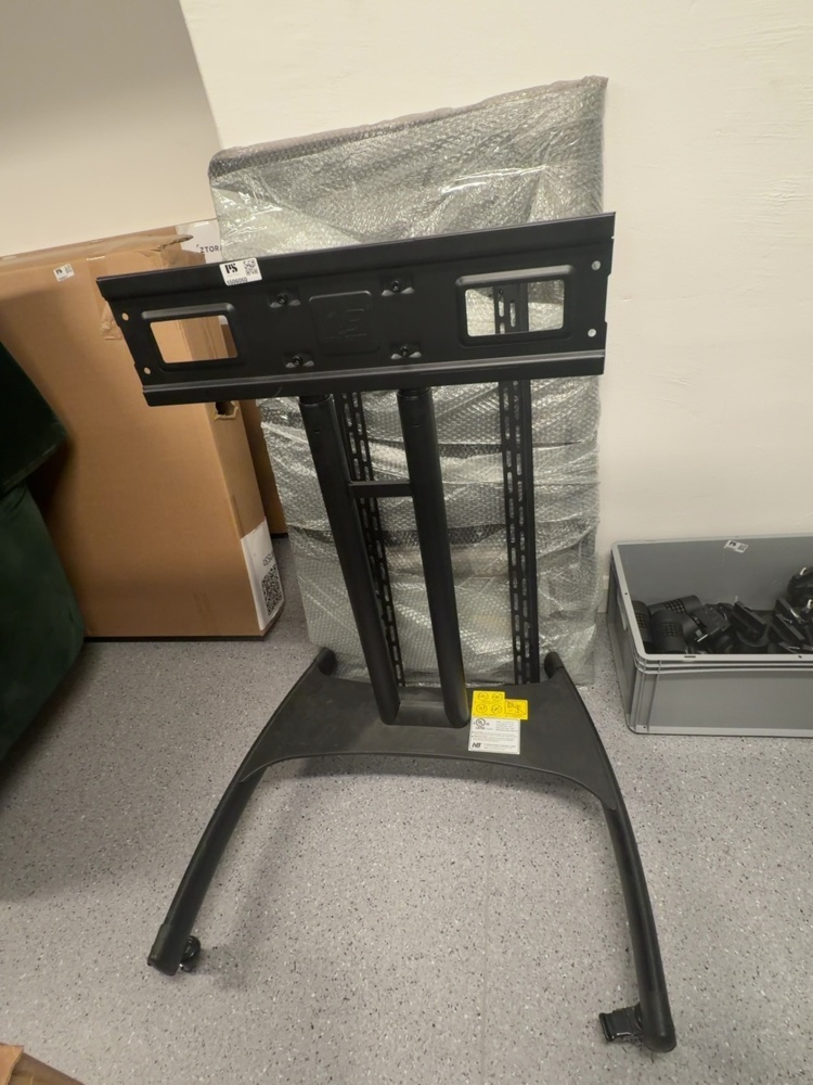 1506060-1 Mobile TV Stand - North Bayou AVA1500-60-1P