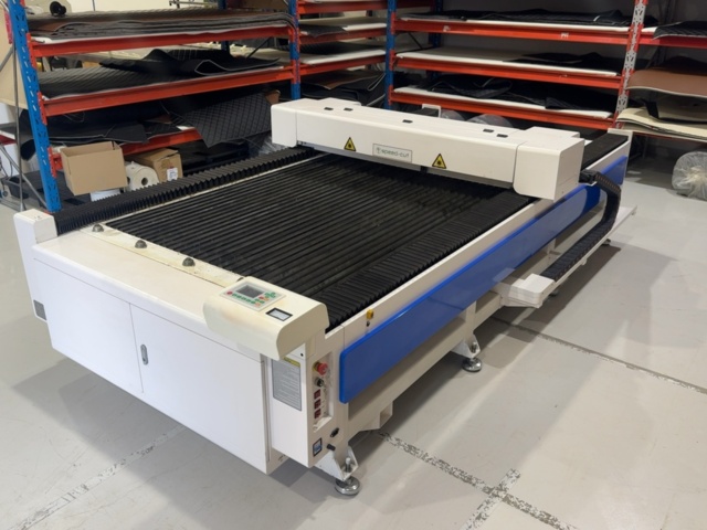 1458514-4 CO₂-laserskärare / lasergravyr – Redsail CM1325 – 130 W