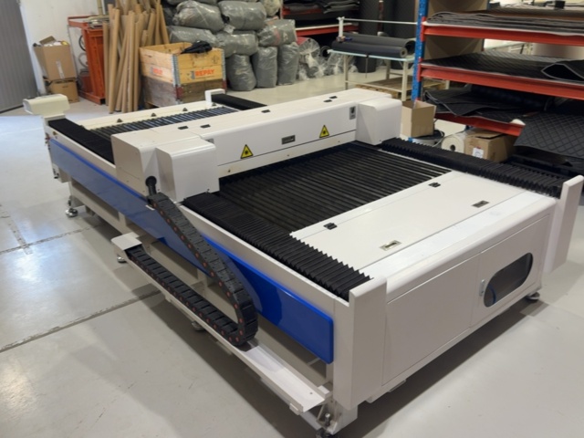 1458514-7 CO₂-laserskärare / lasergravyr – Redsail CM1325 – 130 W
