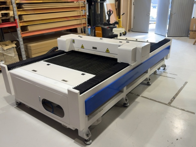 1458514-6 CO₂-laserskärare / lasergravyr – Redsail CM1325 – 130 W