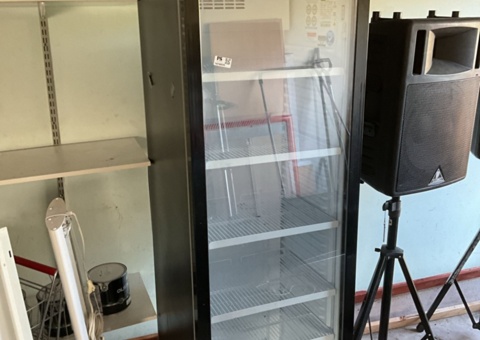 Refrigerator with glass door