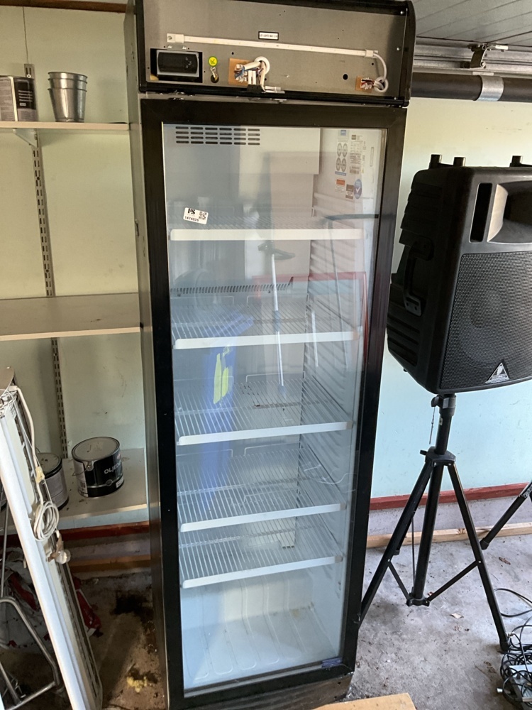 1474026-2 Refrigerator with glass door