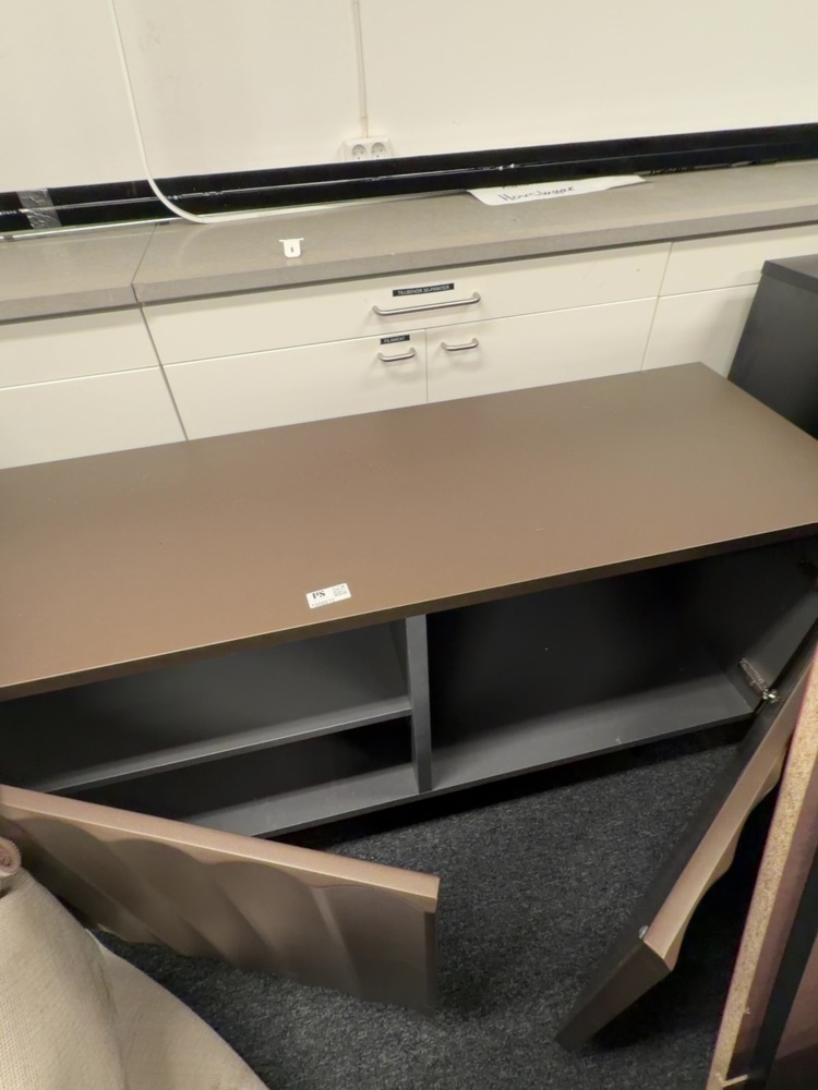 1506072-2 Cabinet / storage furniture