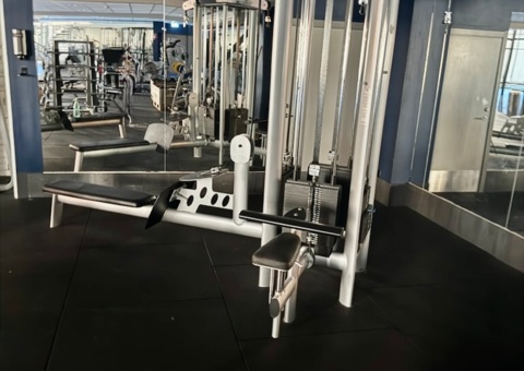 4-station exercise machine with weight magazine – Gym 80