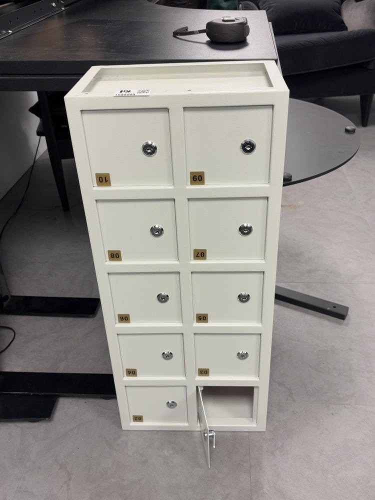 1506088-1 Steel storage cabinet with 10 lockable compartments