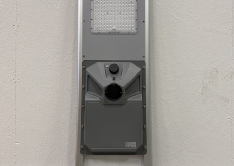 Solar-powered LED street light 80W – 90W solar panel