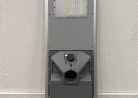 Solar-powered LED street light 60W – 70W solar panel