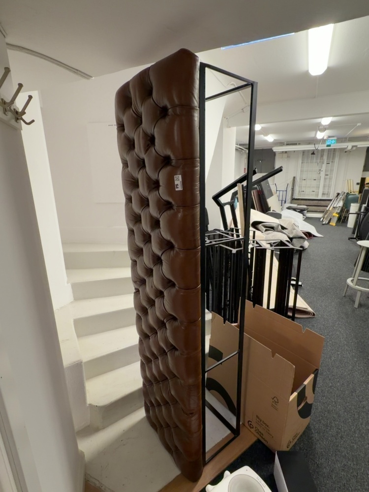 1506090-2 Brown leather bench with steel legs