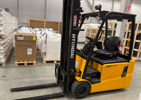 Sale of gates and forklifts