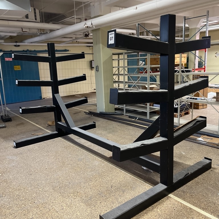 1580569-1 Branch stand