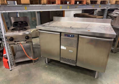 Refrigerated counter and gas stove - Electrolux