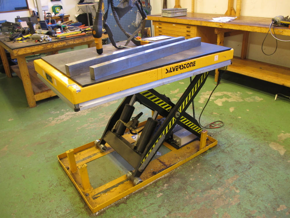 1452890-1 Lift table Silverstone