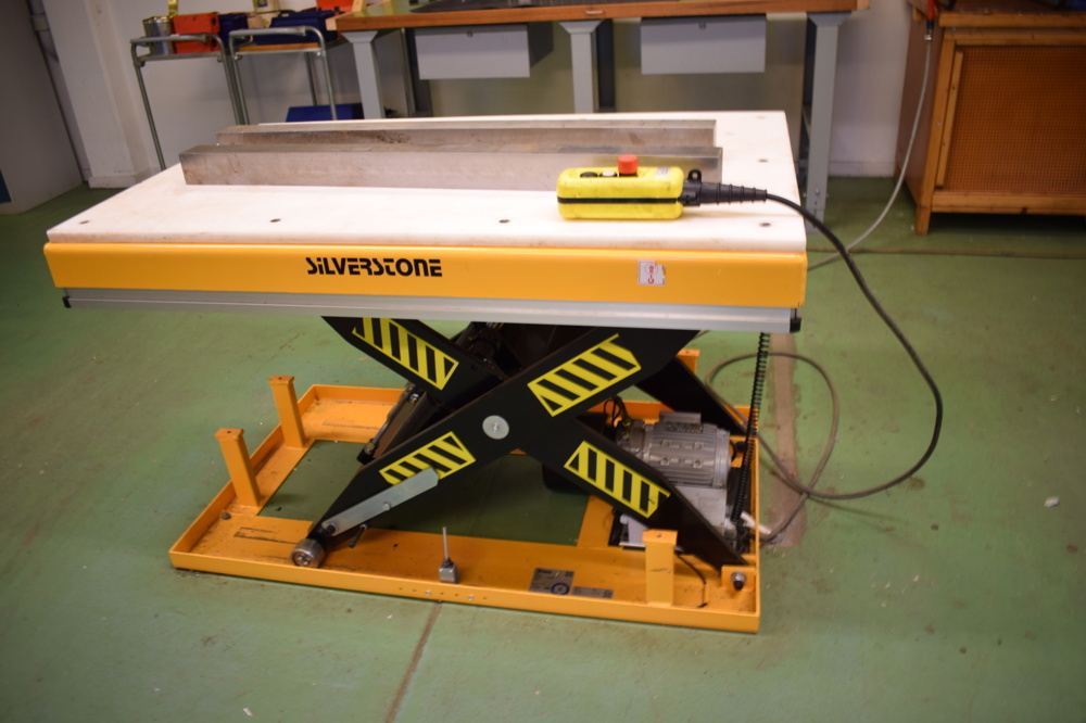 1452882-1 Lift table Silverstone