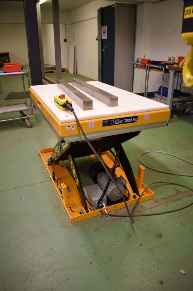 1452882-2 Lift table Silverstone