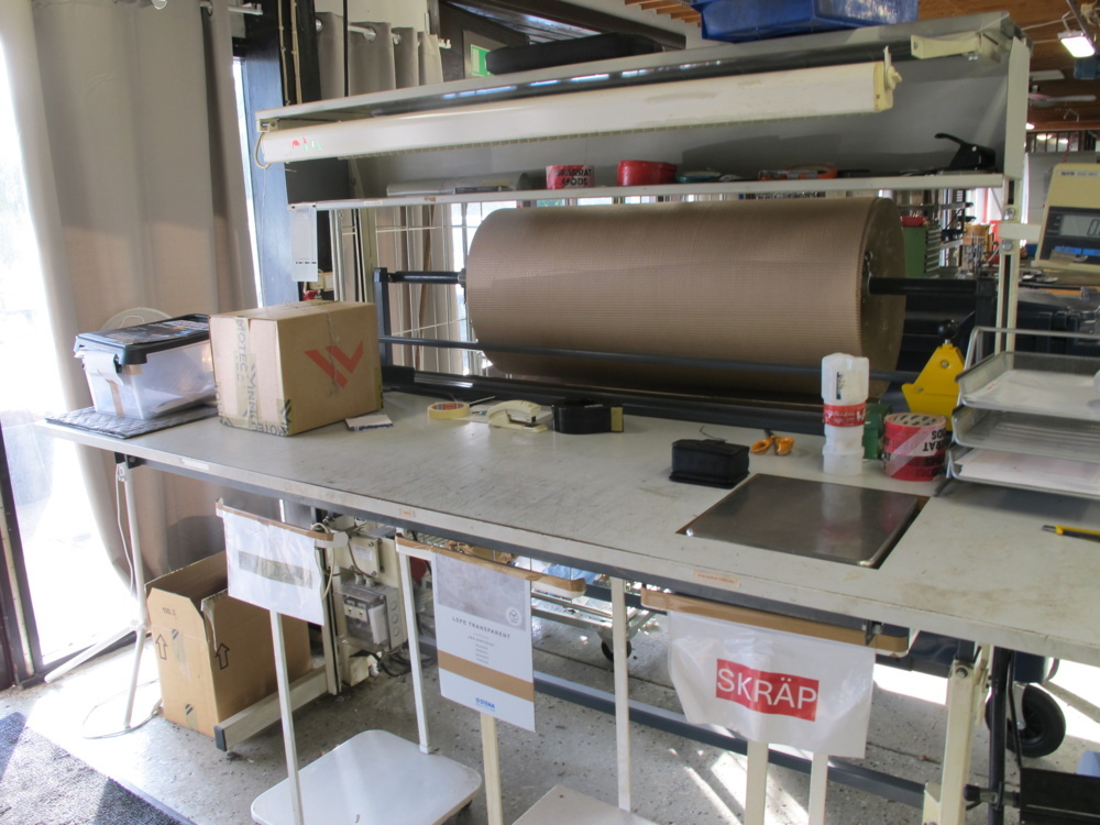 1452848-2 Packing table, height adjustable with scale