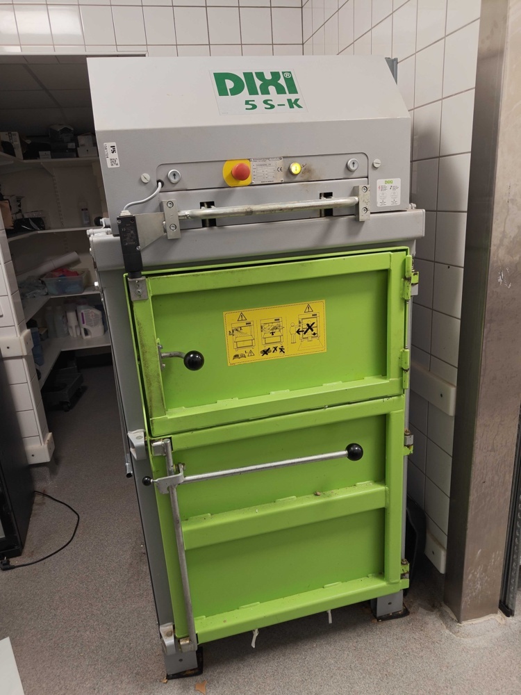 1581704-2 Vertical baler Bermatingen 5 SK