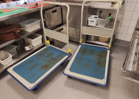 2 transport trolleys