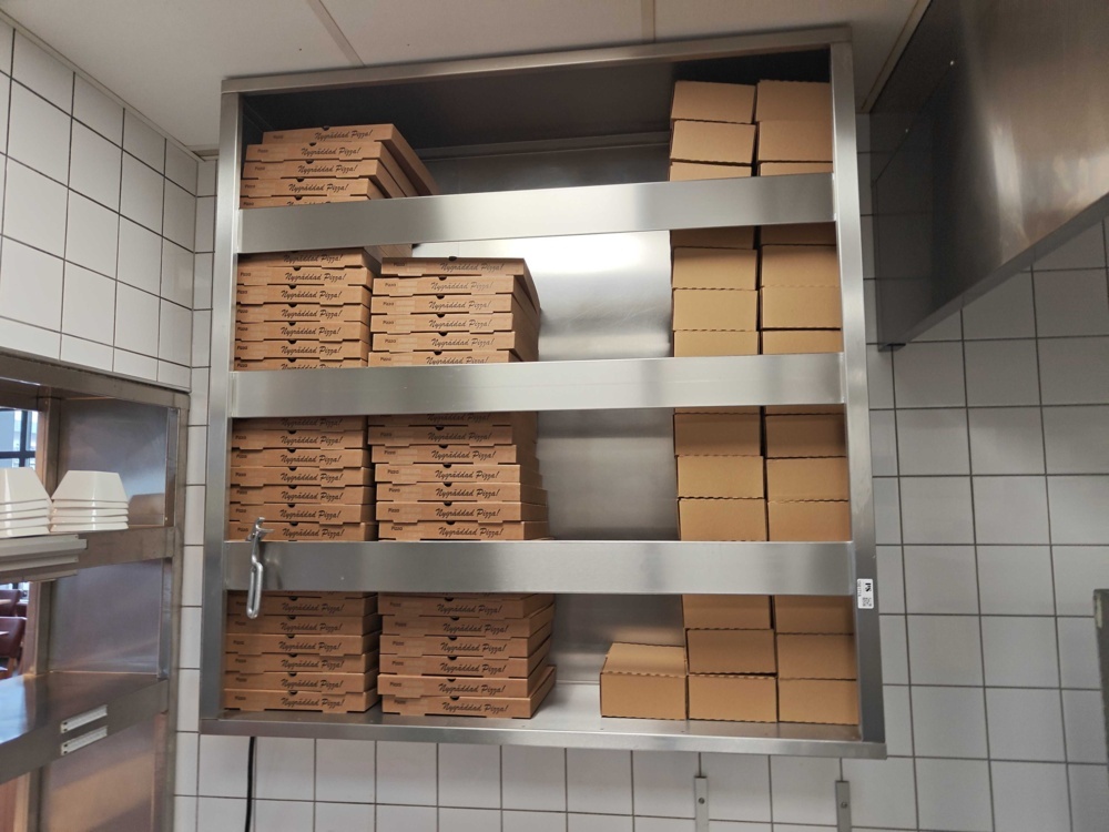 1581714-1 Rostfri hylla för pizzakartonger