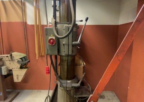 Radialborrmaskin med borrverktyg - Kao Ming KMR-700DS