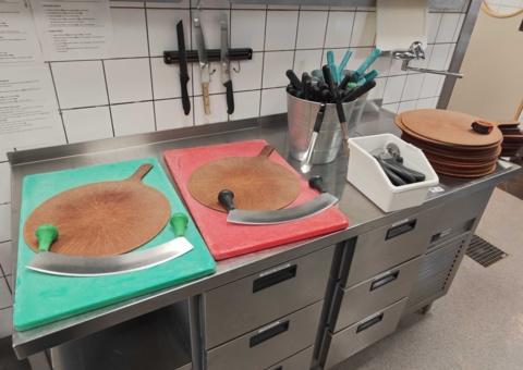 Kitchen utensils and accessories for the pizza kitchen