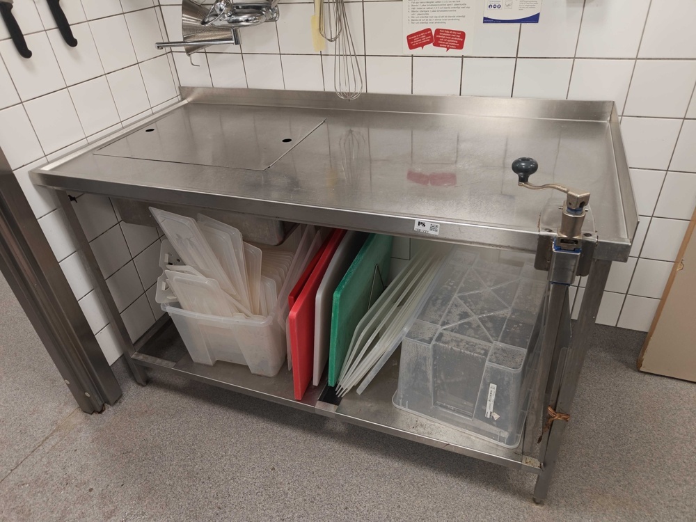 1581721-2 Workbench with stainless steel sink and kitchen utensils