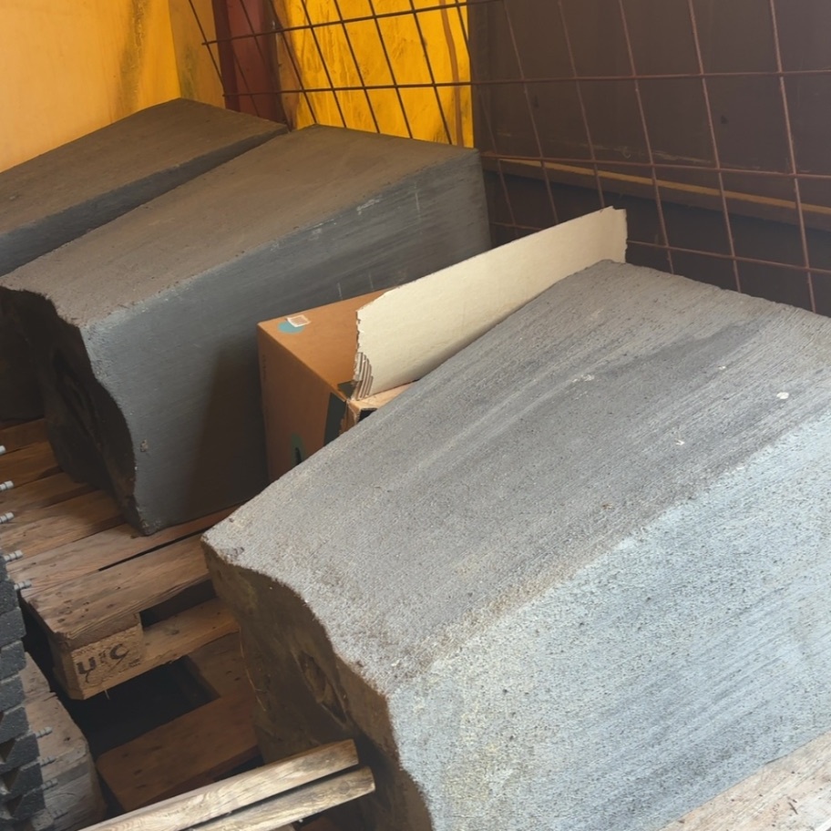 1373316-1 Betongkrukor - 3 st