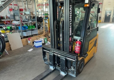 Gaffeltruck - Hyundai 20BT-9U med laddstation -2022