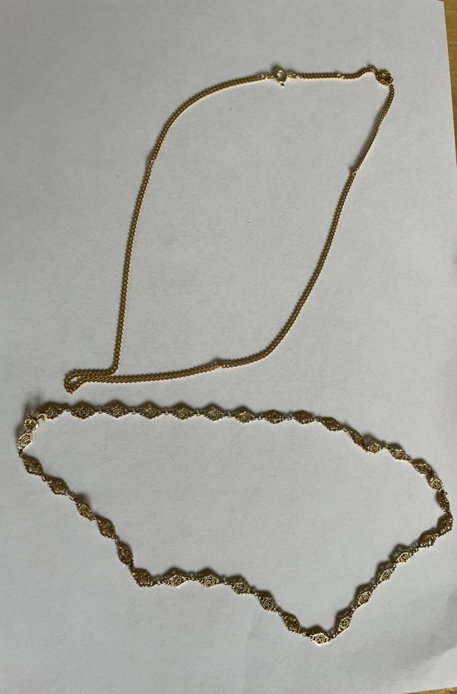 1593452-1 Necklaces richly decorated