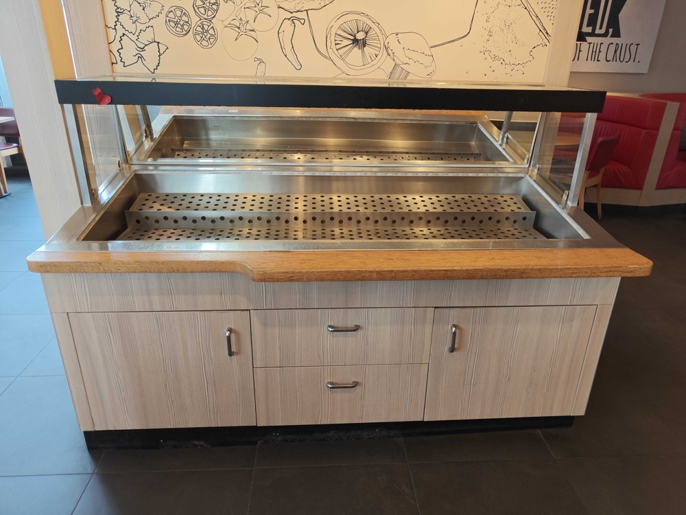 1581732-2 Buffet and serving counter