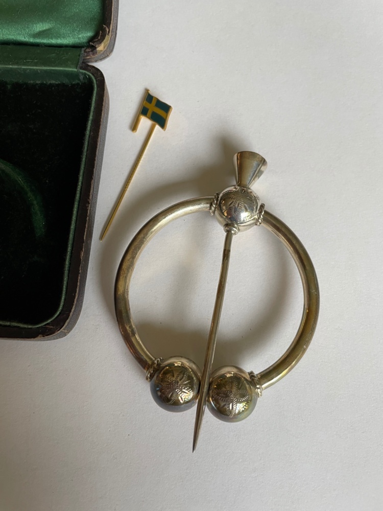 1593458-1 Cassian fibula