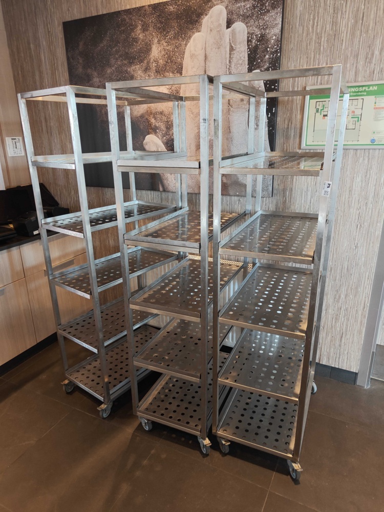 1581741-1 3 catering trolleys