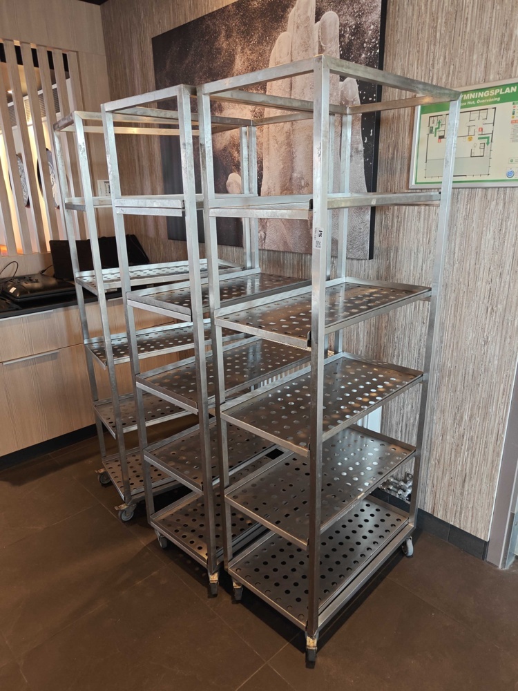 1581741-2 3 catering trolleys