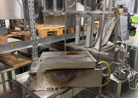 Grill, stainless steel bench, stainless steel bench without top